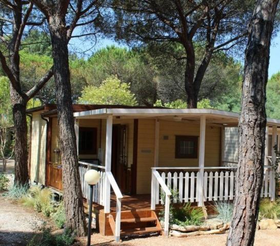 Camping I Melograni Marina Di Bibbona Bagian luar foto