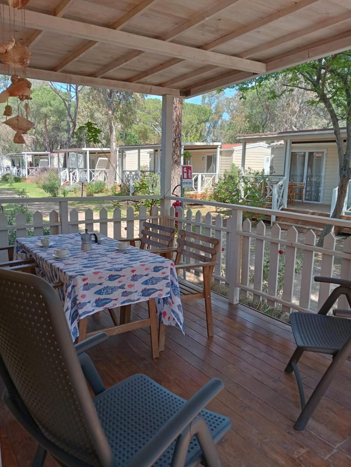 Camping I Melograni Marina Di Bibbona Bagian luar foto