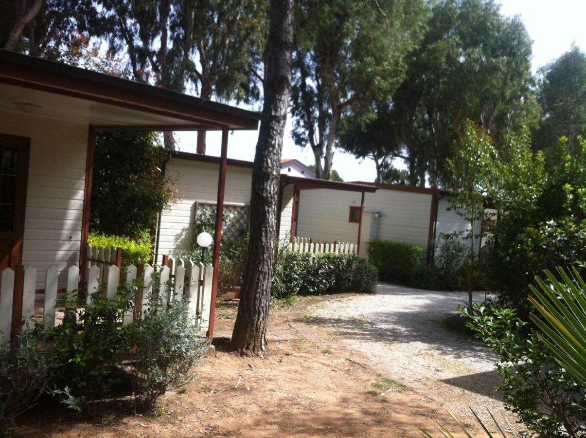 Camping I Melograni Marina Di Bibbona Bagian luar foto
