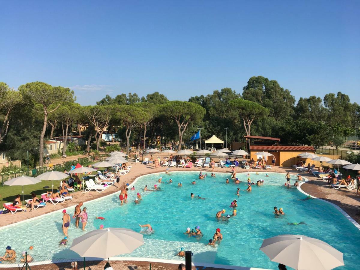 Camping I Melograni Marina Di Bibbona Bagian luar foto
