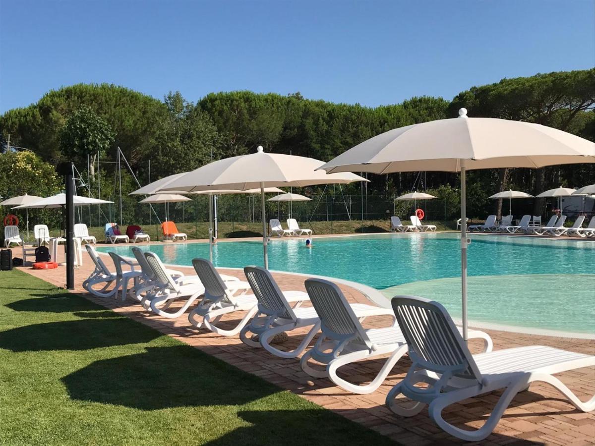Camping I Melograni Marina Di Bibbona Bagian luar foto